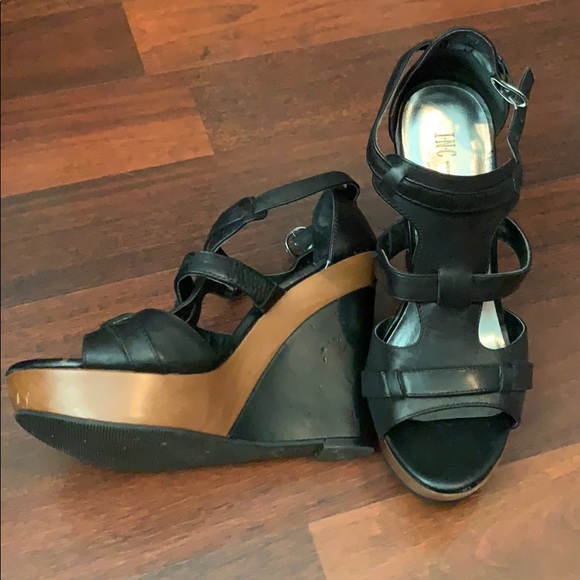 Size 7 1/2 wedges - Picture 2 of 4